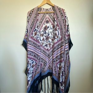 Stitch & Stone. Shawl. Paisley print with fringe hem. Medium.